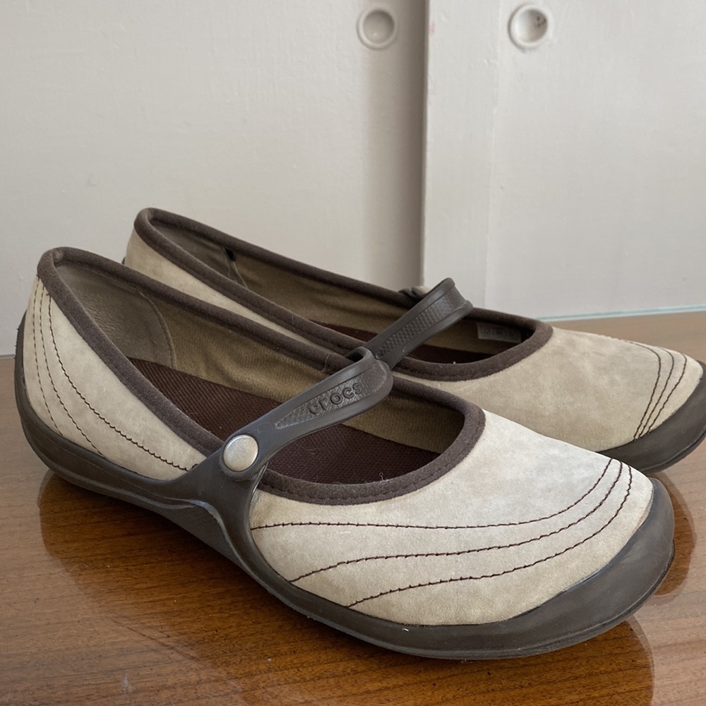 Size 8 women crocs excellent condition